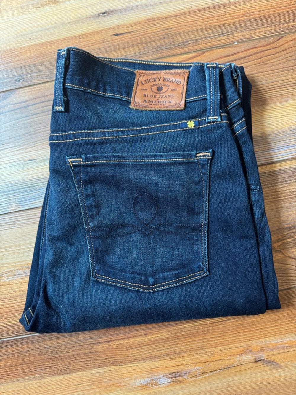 Lucky Brand Women’s Straight Leg Jeans in Indigo - Picture 2 of 7